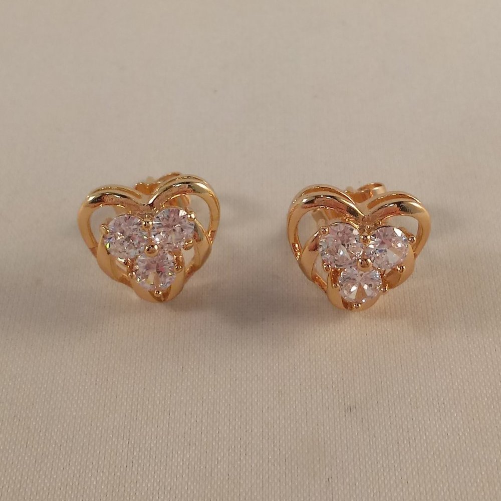 18K Yellow Gold Filled Heart White Diamond Zircon Stud Earrings Gorgeous Gift - Picture 3 of 6